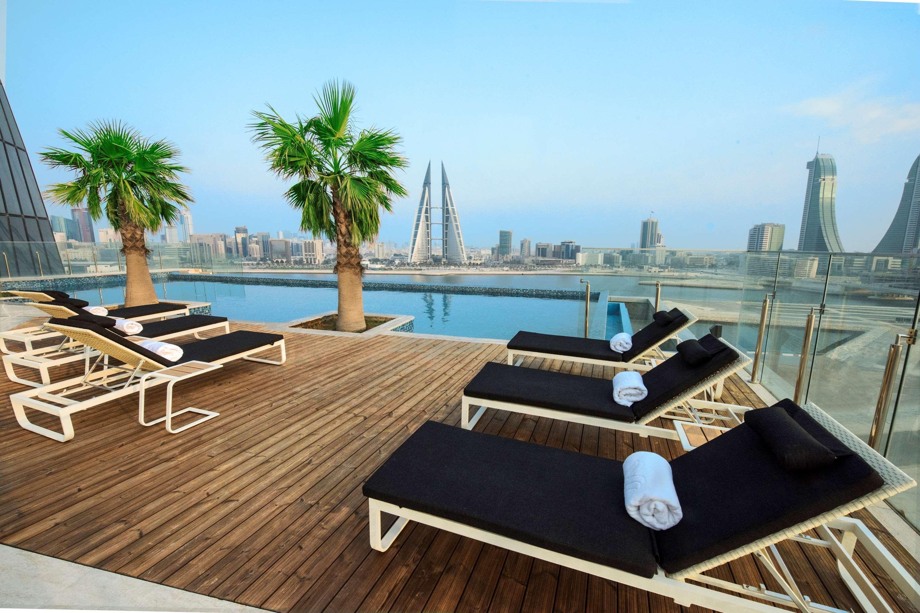Wyndham Grand Manama Hotel Екстериор снимка